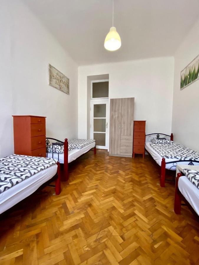 Spacious Cozy Apartments In Centre Praha Bagian luar foto