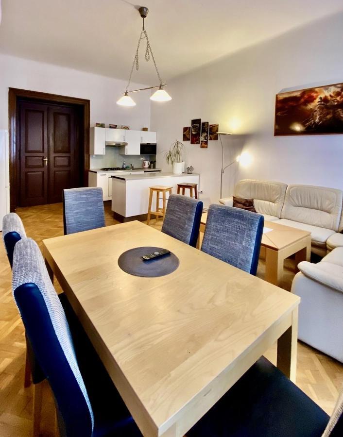 Spacious Cozy Apartments In Centre Praha Bagian luar foto