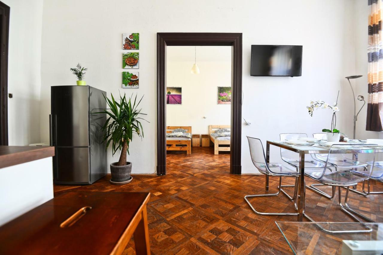 Spacious Cozy Apartments In Centre Praha Bagian luar foto