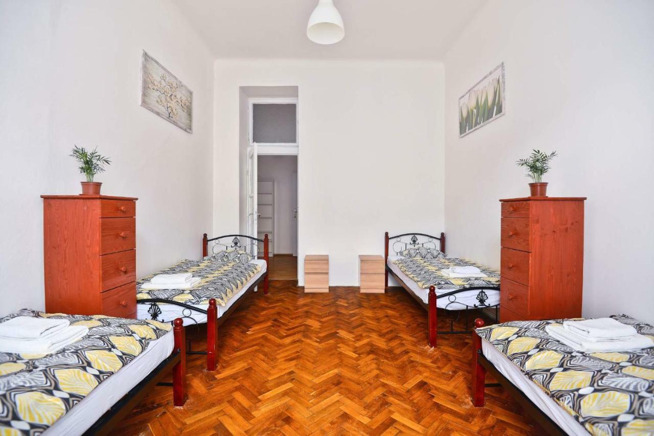 Spacious Cozy Apartments In Centre Praha Bagian luar foto