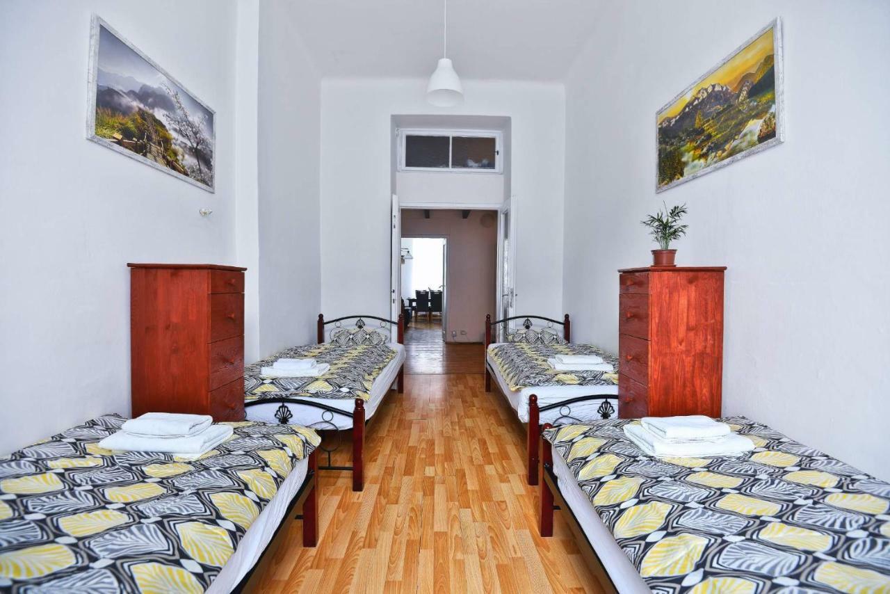 Spacious Cozy Apartments In Centre Praha Bagian luar foto