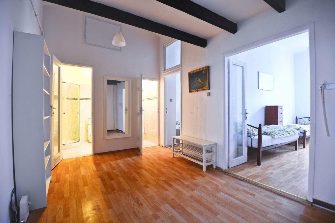 Spacious Cozy Apartments In Centre Praha Bagian luar foto