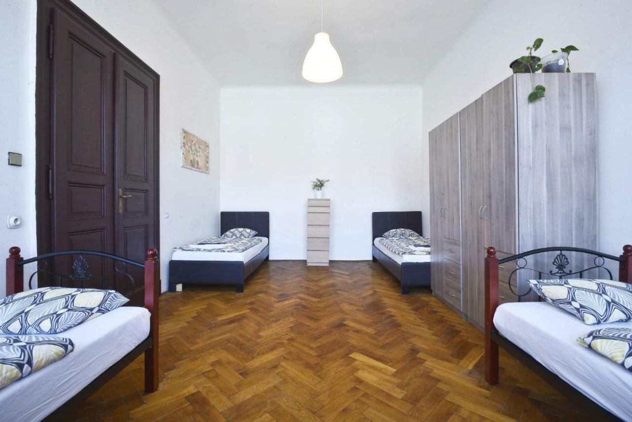 Spacious Cozy Apartments In Centre Praha Bagian luar foto