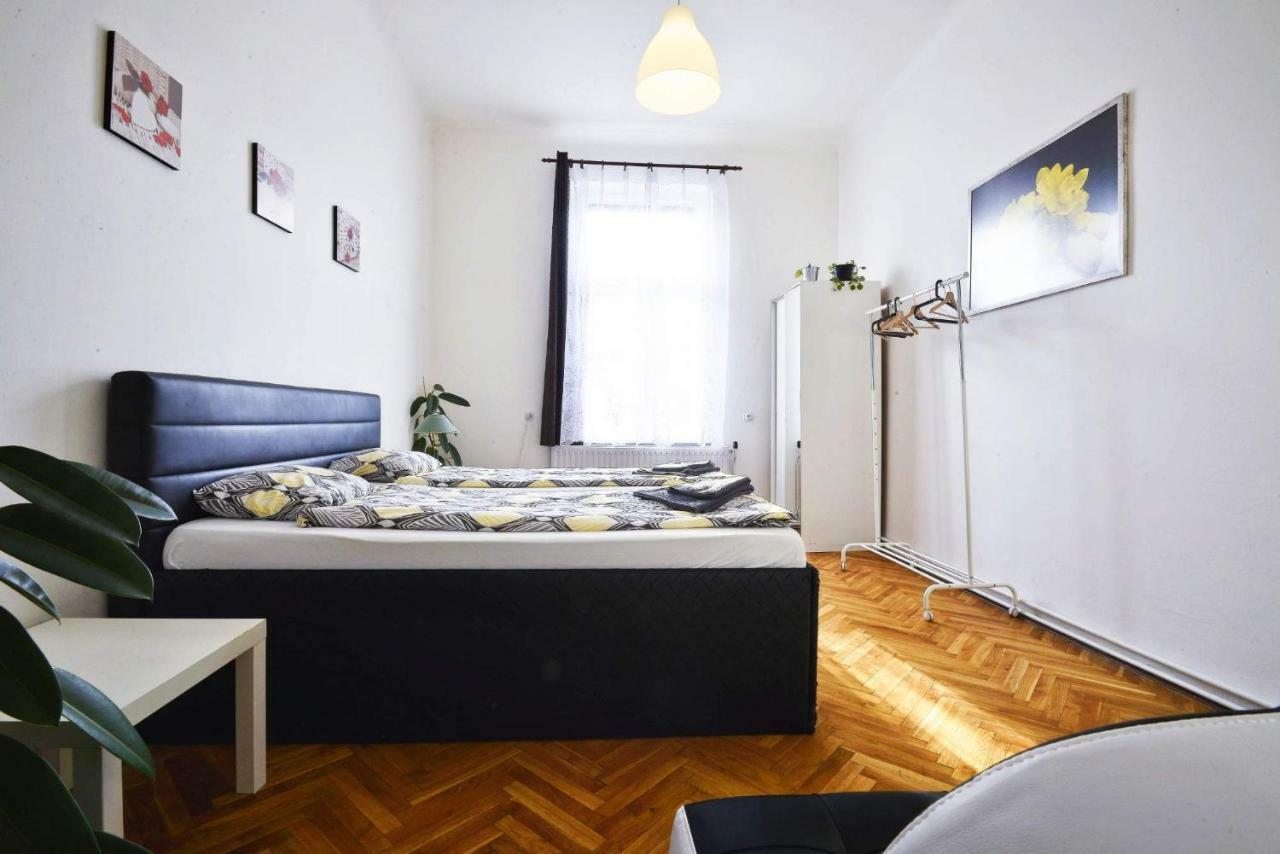 Spacious Cozy Apartments In Centre Praha Bagian luar foto